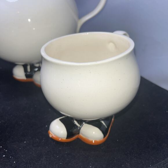 CARE INC 1976 HAND MADE CERAMIC WALKING SNEAKER TEAPOT 3 CUPS- Lid Has Cracks - Picture 5 of 13